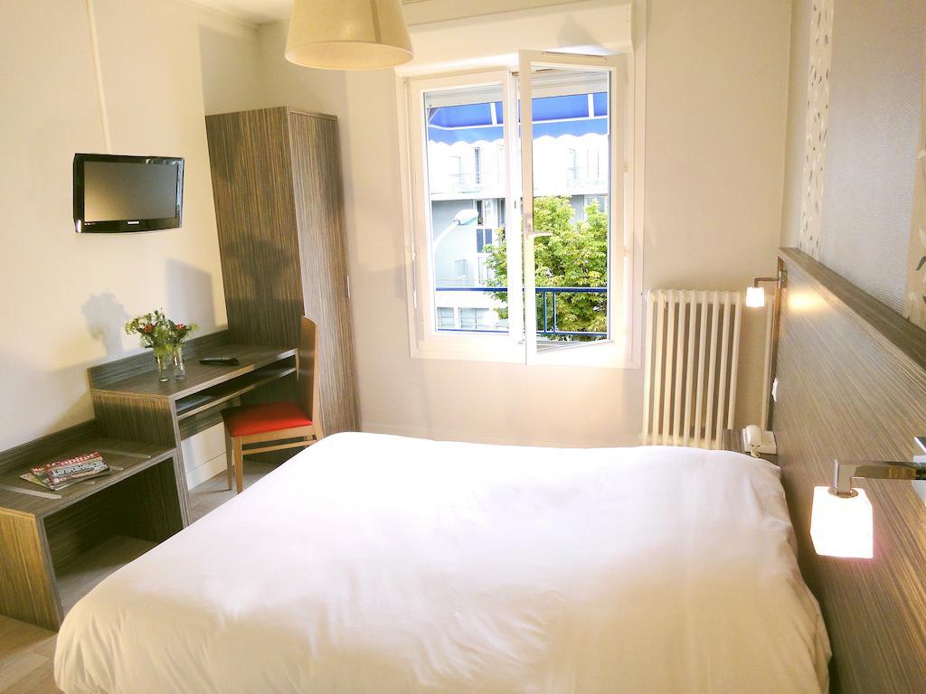 Hotel Les Pecheurs Лор'ян Номер фото