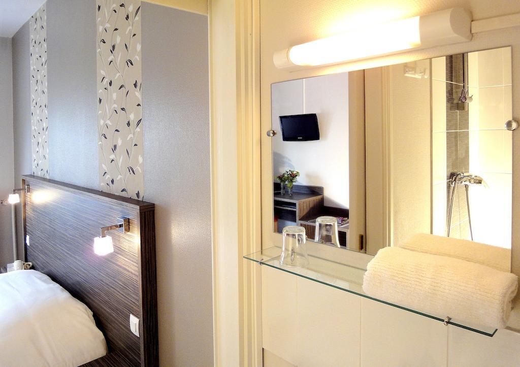 Hotel Les Pecheurs Лор'ян Номер фото