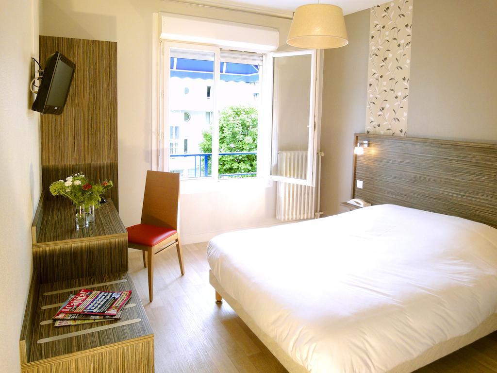 Hotel Les Pecheurs Лор'ян Номер фото